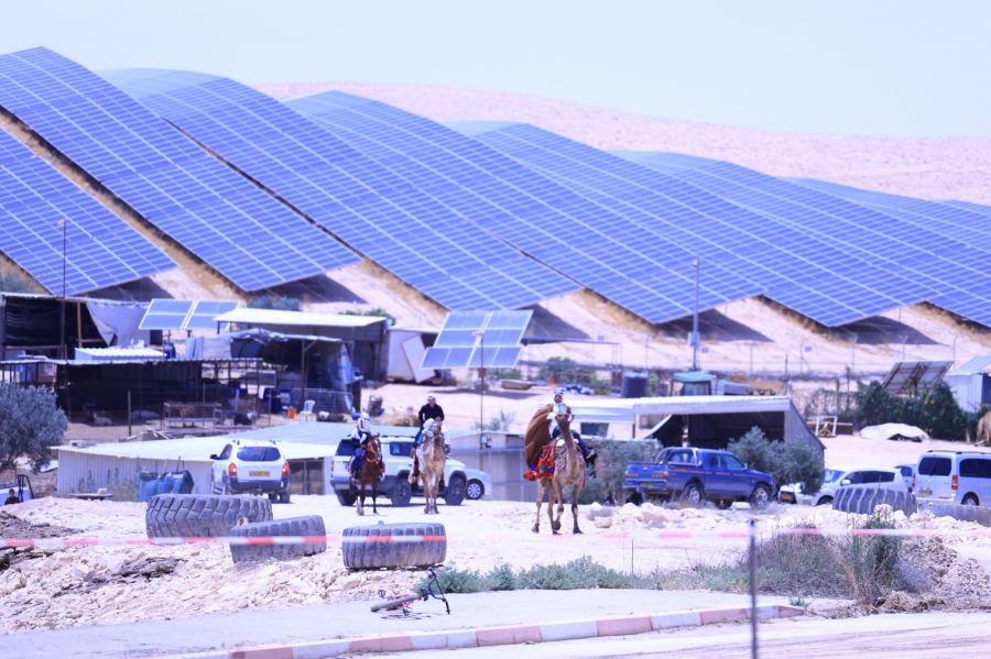 النقب: قضية هدم البيوت تطغى على تدشين رئيس الدولة لمنشأة الطاقة البديلة بقرية أبوقرينات